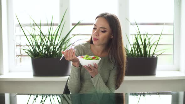 Healthy Nutrition. Woman Eating Vegetable Dieting Salad