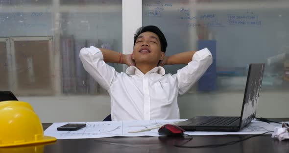 Architect Relaxing alt