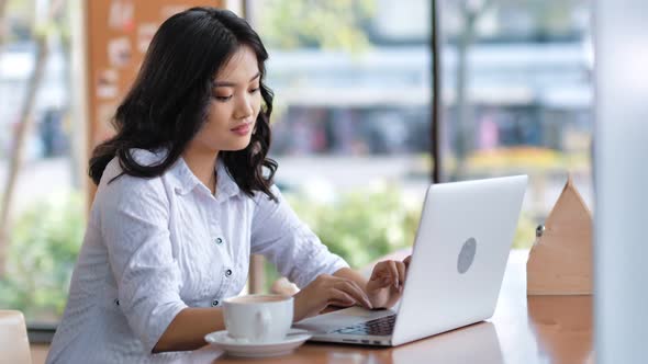 Portrait Attractive Freelancer Asian Woman Working Writing Text Using Laptop