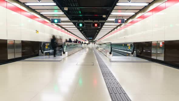 Station Metro Long Hall