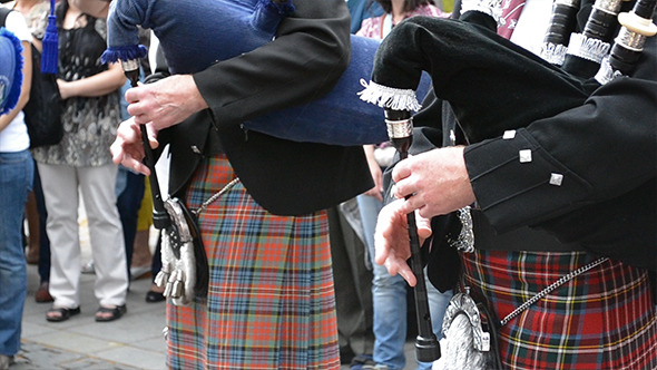 Traditional Scottish Bagpipes Singing