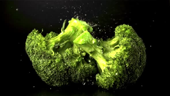 Super Slow Motion on Broccoli Drop Water Droplets