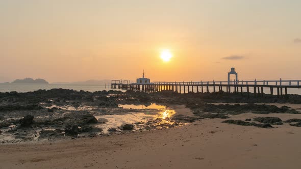 Timelapse Beautiful Sunrise  Above The Water Pagoda At Pier.