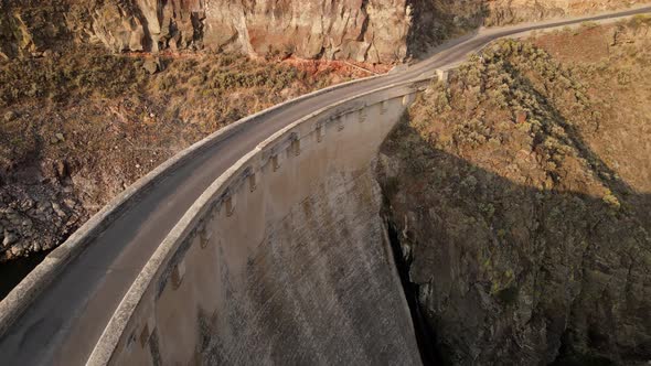 Aerial shot of the Salmon Falls Dam in Southern Idaho