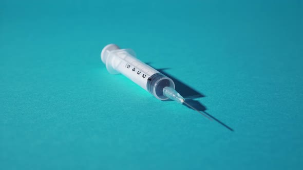 Syringe opens and closes in stop motion