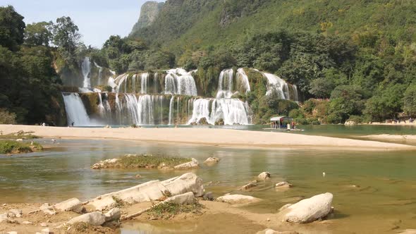 Famous Ban Gioc - Detian Falls In Cao Bang, On The Border Between Vietnam And China - Tourist Attrac