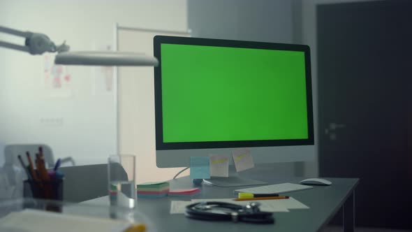 Green Screen Doctor Computer on Desk Clinic Close Up