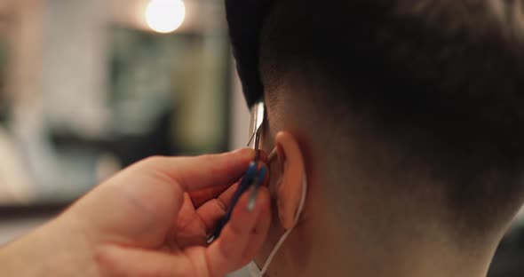 Barber Makes Edging in the Haircut a Dangerous Razor. Close-up Video.