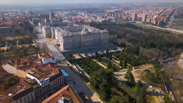 Slow rise of Palacio Real and its gardens in Madrid