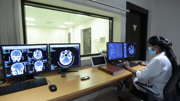 Female Radiologist Ct Scanner 