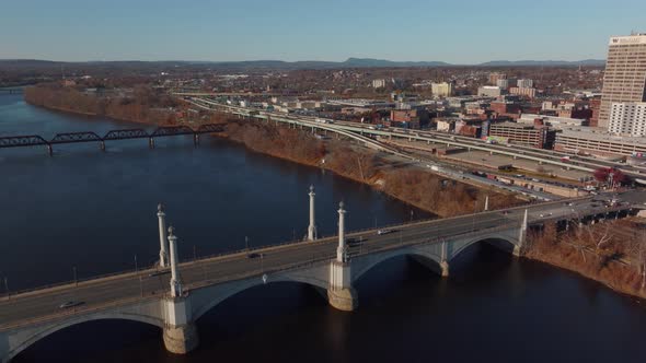 Memorial Bridge spanning Connecticut River in Springfield alt
