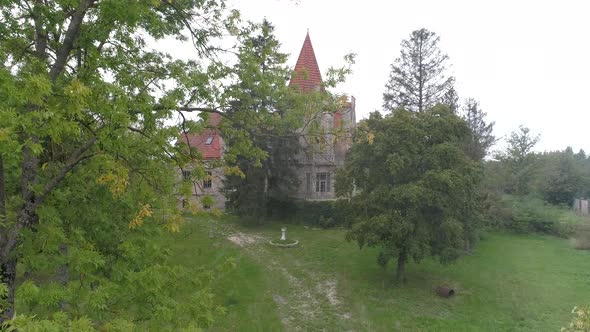 Aerial view of Timelman's Manor