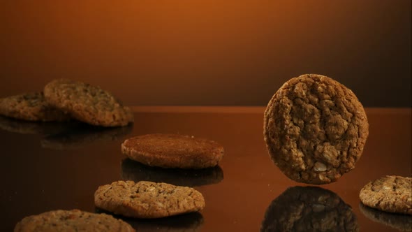 Cookies falling and bouncing in ultra slow motion 1500fps - reflective surface - COOKIES PHANTOM 