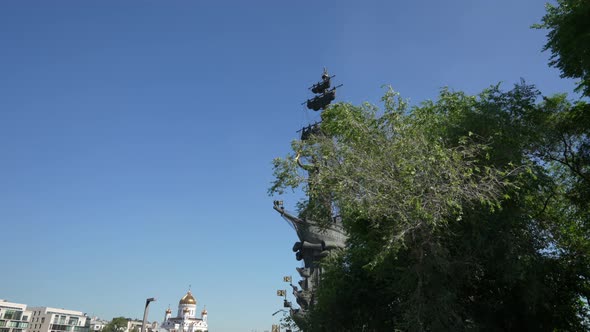 Moscow Russiaaugust 2021 The Monument to Peter the Great on the Ship is Located on the Moscow River