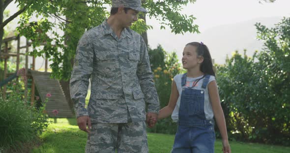 Soldier with his daughter alt