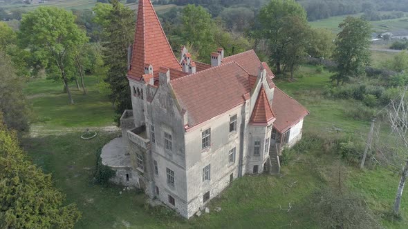Aerial view of Timelman's Manor