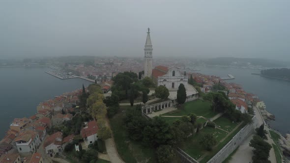 Basilica in Rovinj, aerial view alt