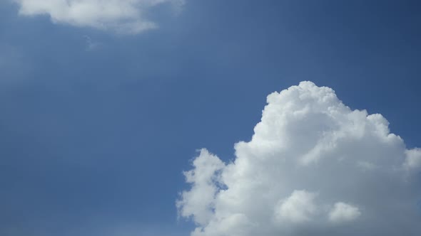 4K Sky Time lapse, Beautiful background, Sky Timelapse of skyscrapers.