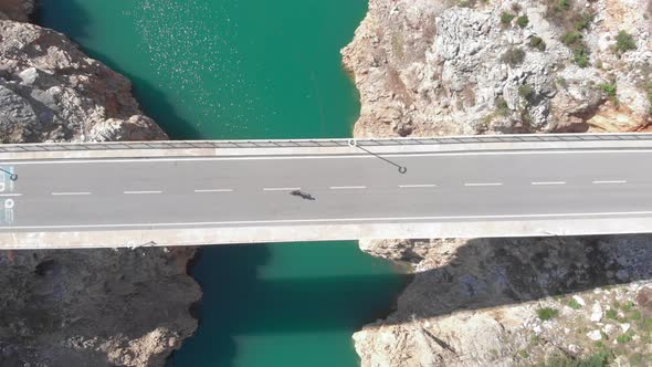 Top aerial bridge cycling