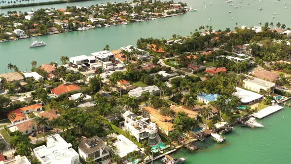 Luxury Miami Beach Houses On The Water With Palm Trees