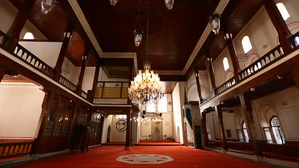 Istanbul Arap Mosque Interior Chandeliers