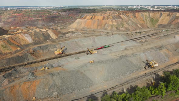 Quarry Aggregate With Heavy Duty Machinery