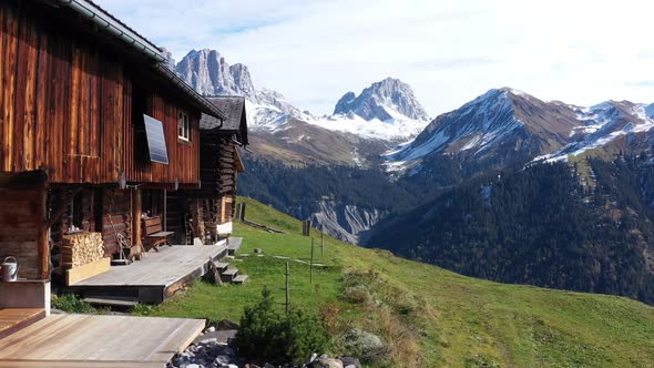 Walsersiedlung im Prättigau. Schuderser Maiensäss. Walserhäuser. .