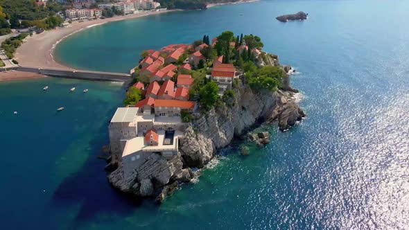 Luxury Residential Houses Inside The Sea Over Island