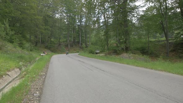 Competitor longboarding