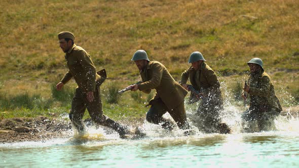 Soldiers running through the water, Ultra Slow Motion