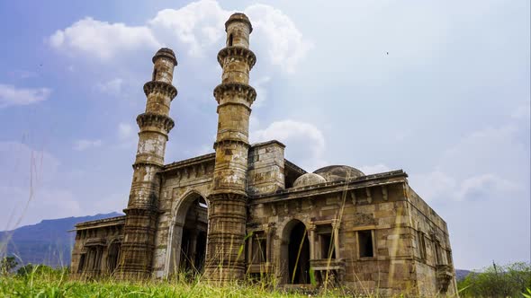 Kevada Mosque is a mosque in Champaner, Gujarat state, western India.It is also known as kevda masji