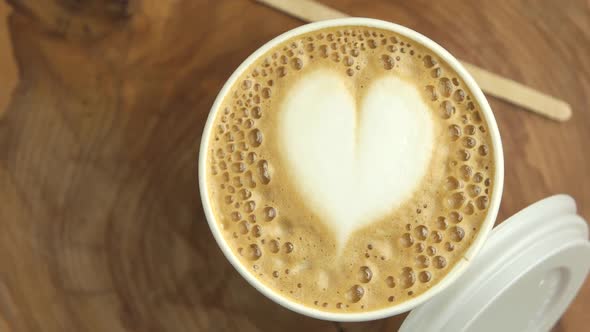 Latte Art Heart.