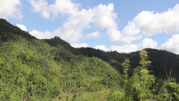 TIME LAPSE GREEN MOUNTAINS AND THE SKY