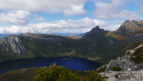 pan of dove lake and cradle mountain from marion's lookout