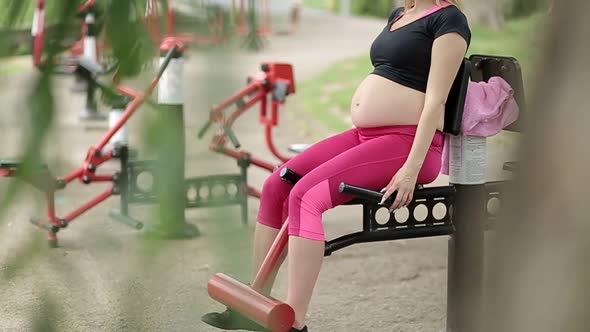 Fitness and a healthy lifestyle during pregnancy.