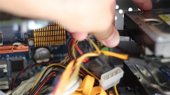 Install Power Conector on Hard Disk Drive