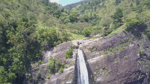 Amazing Diyaluma Falls and Narrow River on Cliff in Jungles