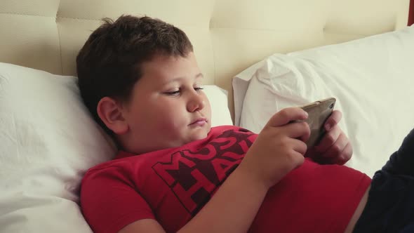 Little Boy Play Online