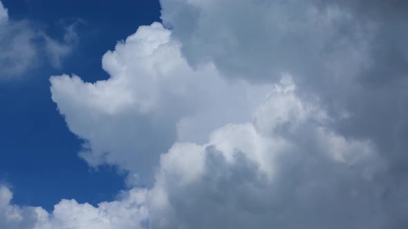 4K Dramatic Sky With Clouds And Sun Rays, Time-Lapse