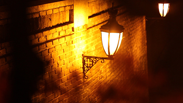 Focus Change on Romantic Street Light