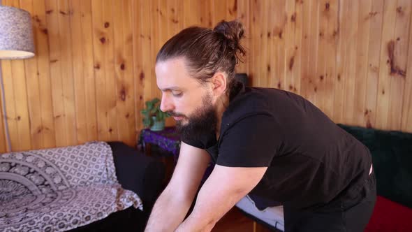 Technique of a Male Shiatsu Practitioner