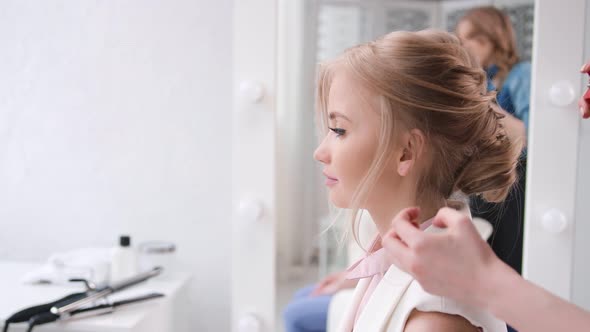 Close Up Hairdresser Finishing Volumizing Hairstyle Use Fixing Hairspray