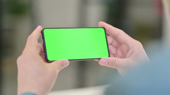 Using Smartphone with Green Chroma Screen 