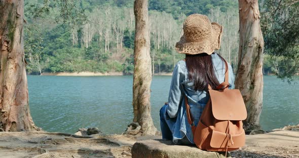 Woman enjoy the view of the landscape