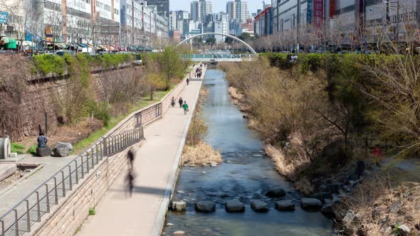 Timelapse People Relax in Cheonggyecheon Recreation Space