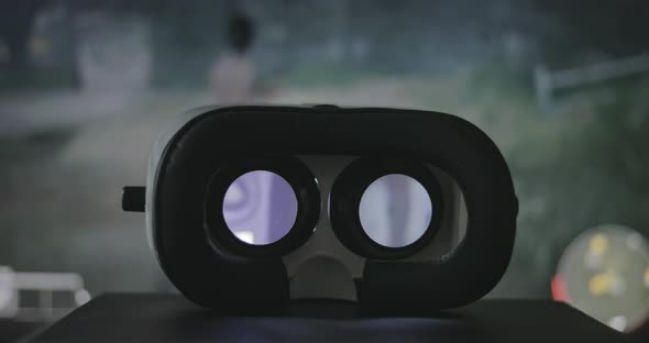 Virtual reality goggles  