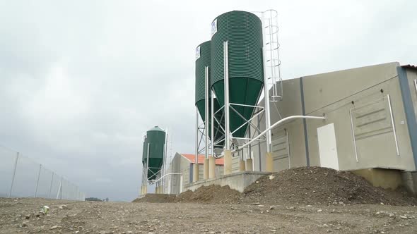 Food containers for farms