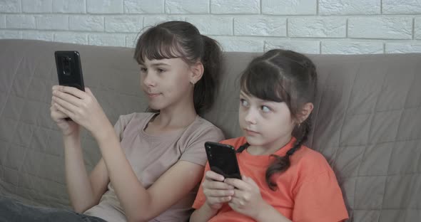 Children Browsing with Smart Devices