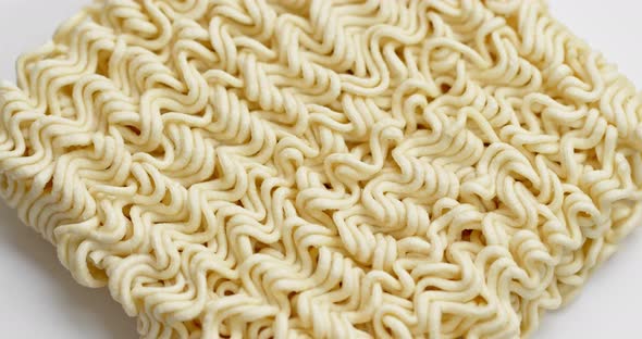 Texture of instant noodles