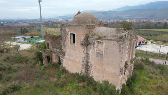 This is the abandoned church of “Monticello” in Italy. The name derives from the fact that it stands